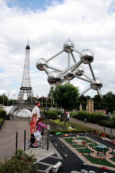belg7559.JPG - Atomium and Mini Europe
