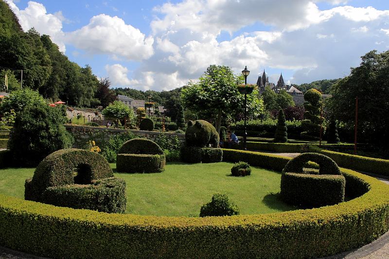 belg7578.JPG - A topiary garden in Durbuy