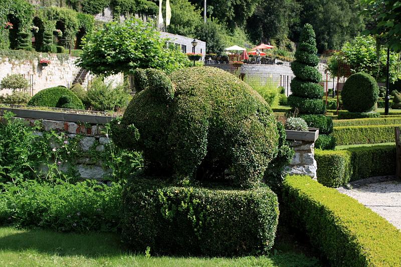 belg7579.JPG - A topiary garden in Durbuy