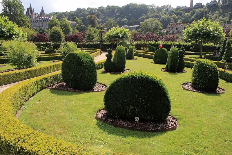 belg7581.JPG - A topiary garden in Durbuy