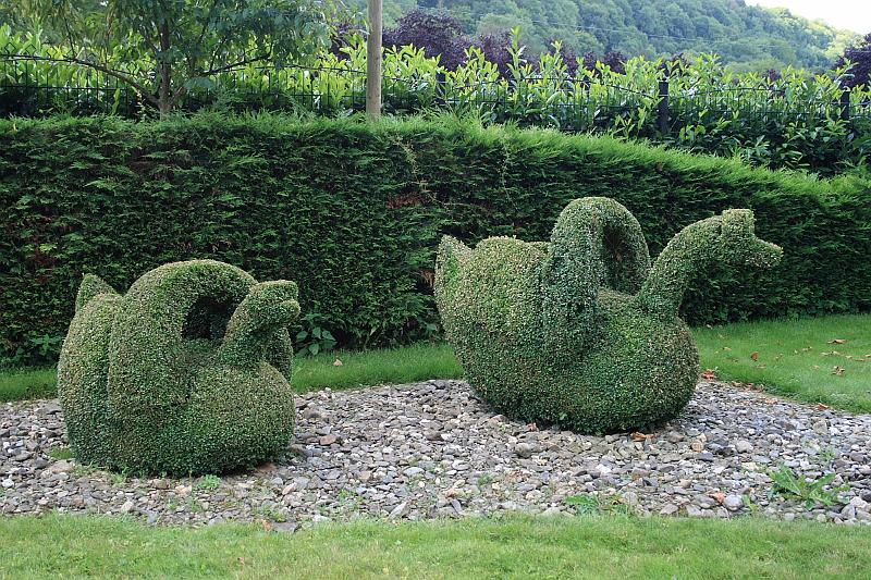 belg7586.JPG - A topiary garden in Durbuy