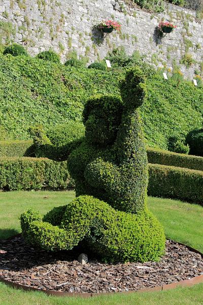 belg7588.JPG - A topiary garden in Durbuy