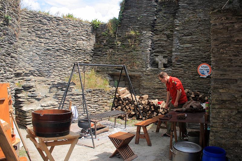 belg7604.JPG - Castle in La Roche-en-Ardenne