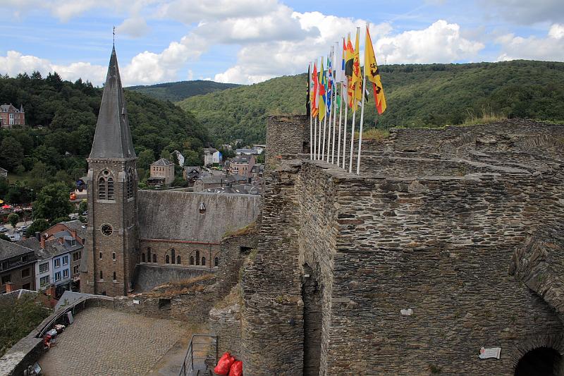 belg7609.JPG - Castle in La Roche-en-Ardenne
