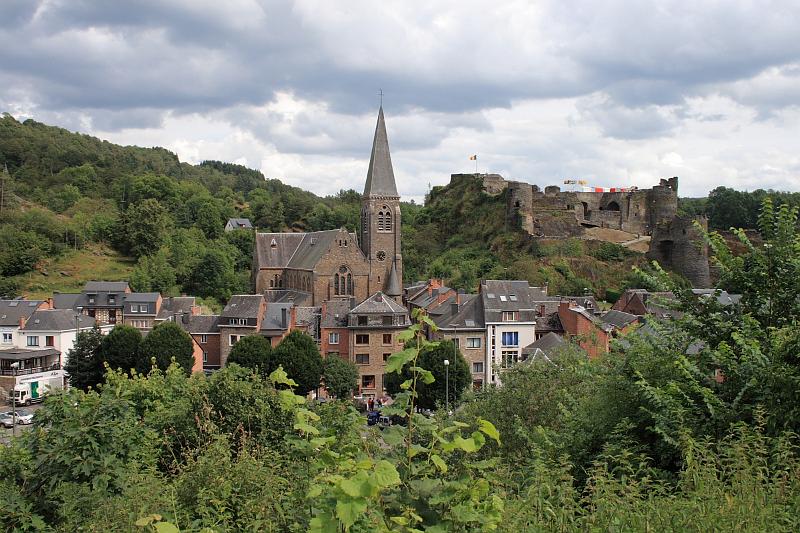 belg7615.JPG - Castle in La Roche-en-Ardenne