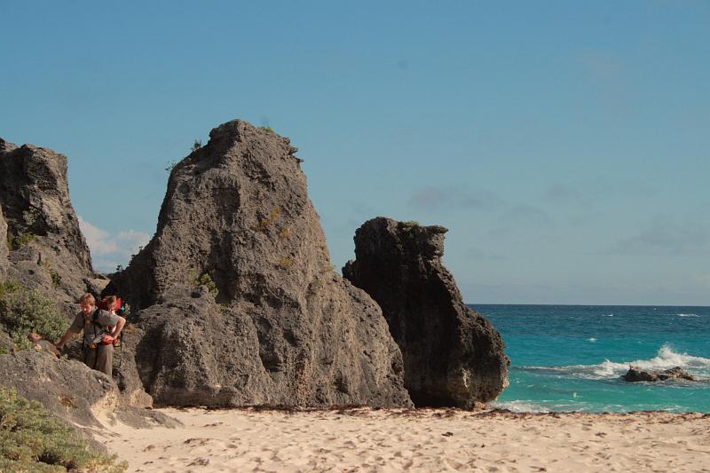 bermuda0007.JPG - Pink beaches along walk way from Warwick Long Bay to Horseshoe Bay