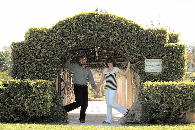 bermuda00385.JPG - Chinese Moon Gate in the Palm Grove Park