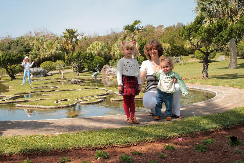 bermuda00416.JPG - Map of Bermuda in the Palm Grove Park