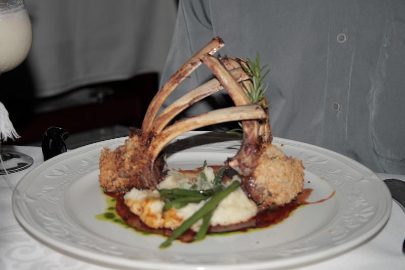 bermuda00478.JPG - Ribs in the Tom Moore`s Tavern