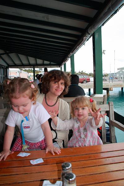 bermuda0119.JPG - In the White Horse in King's Square in St. George