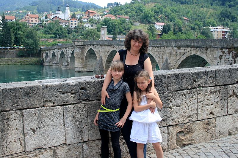 bosnia8374.JPG - Bridge of Visegrad on the Drina River