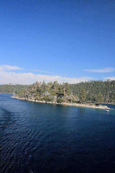 cal4000.JPG - Wizard Island In Emerald Bay On Lake Tahoe