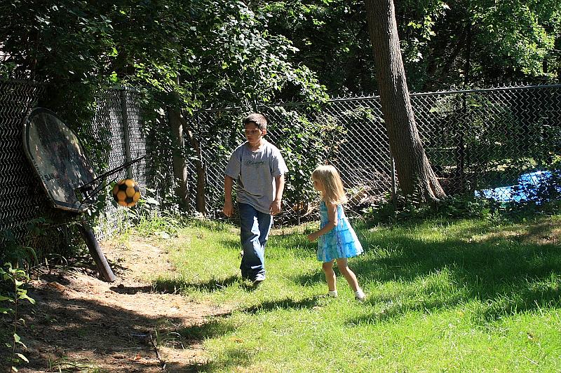 can2451.JPG - on Irada's backyard