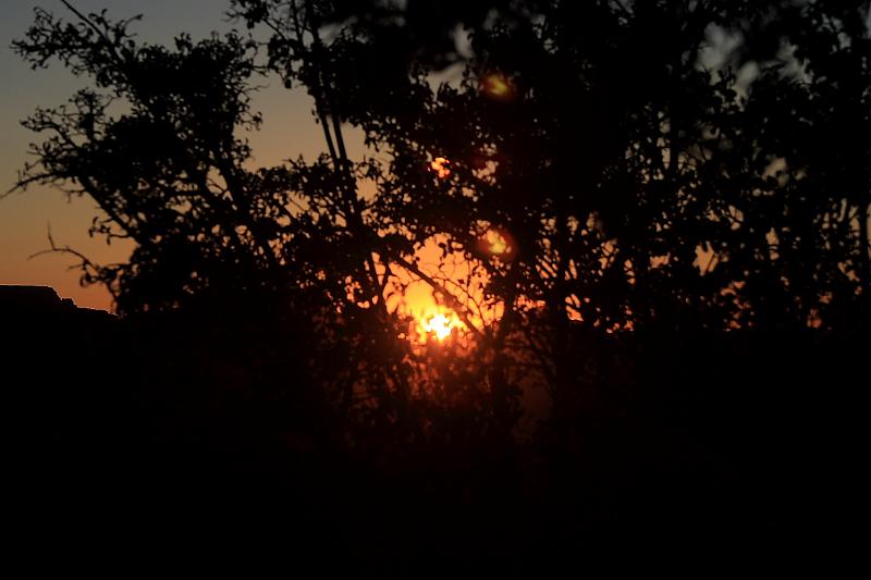 grand5572.JPG - Sunrise in the Grand Canyon