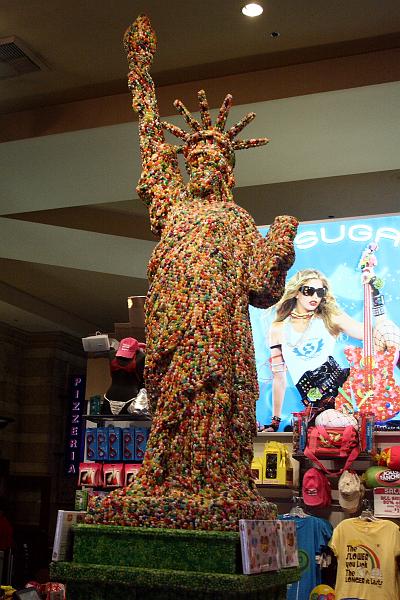 sed5357.JPG - Statue of Liberty made of jellybeans inside the New York New York Hotel