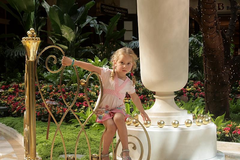 vegas5458.JPG - At the hotel Wynn