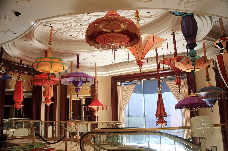 vegas5461.JPG - At the hotel Wynn