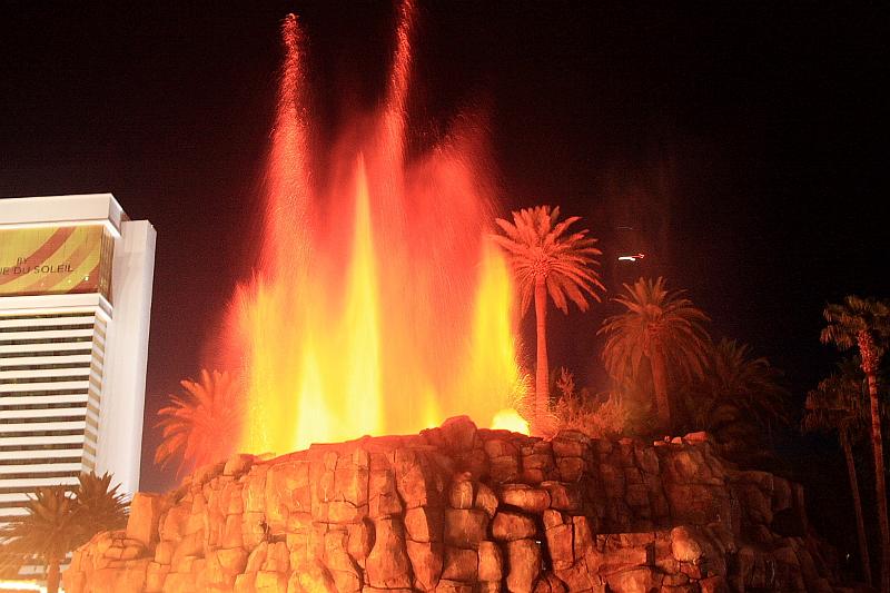 vegas5494.JPG - The Volcano at The Mirage