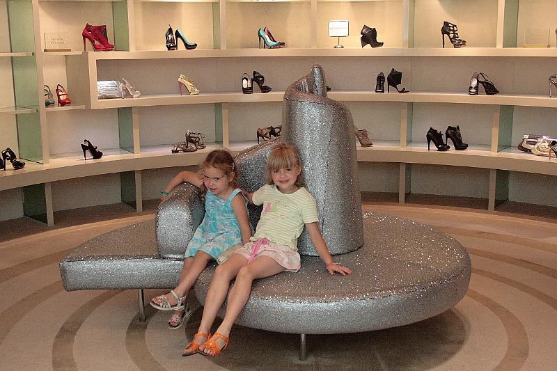 vegas5508.JPG - At the hotel Wynn