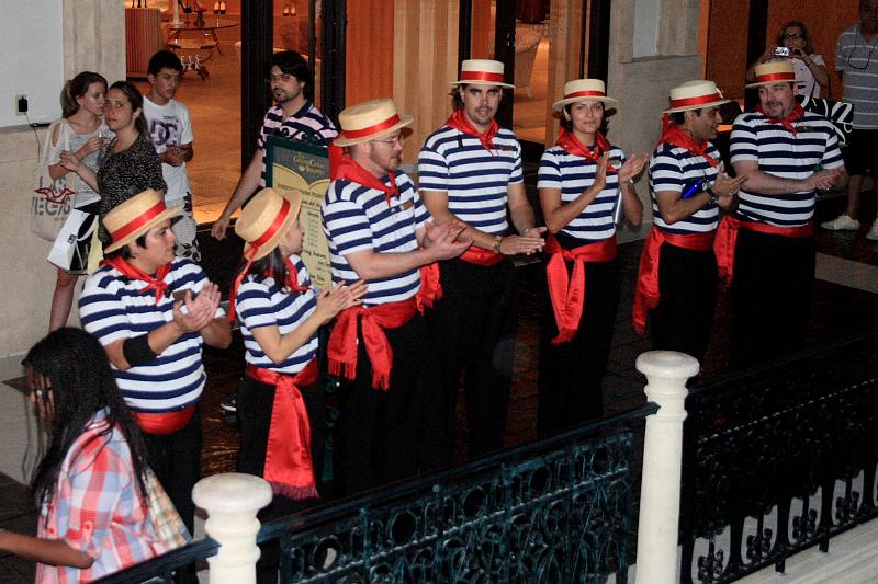 vegas5514.JPG - Gondolier March in the Venetian