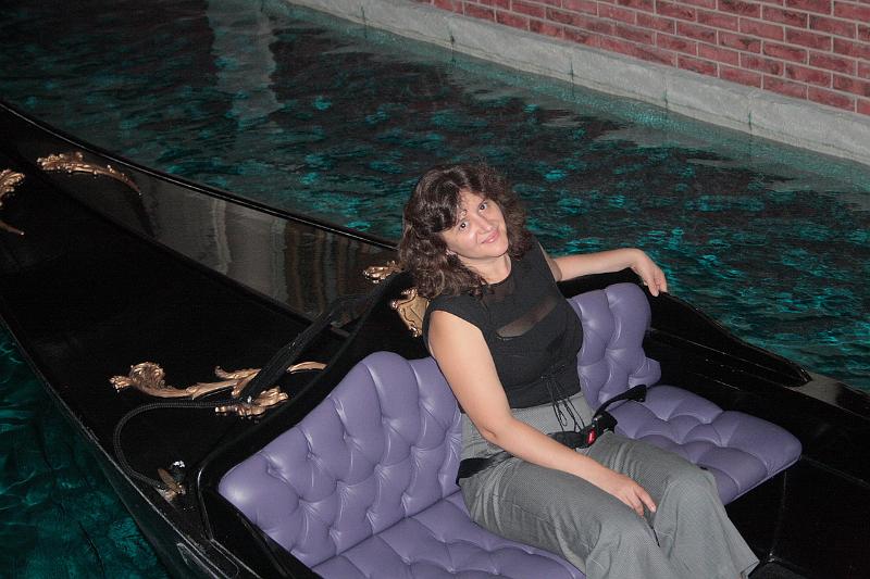 vegas5520.JPG - Gondola ride in the Venetian