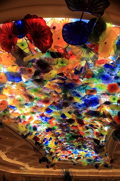 vegas5524.JPG - Bellagio Ceiling (Chihuly)