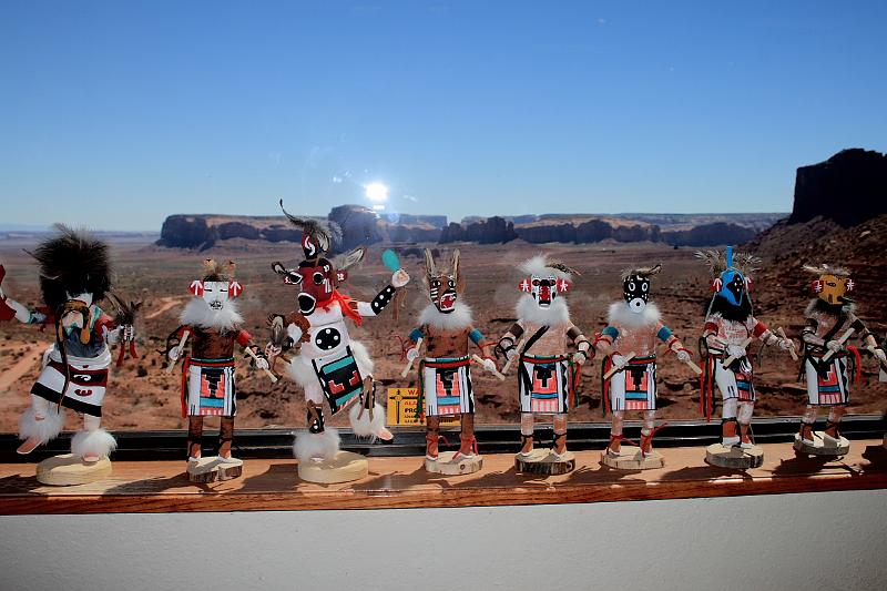 antilope5652.JPG - In the shop in the Monument Valley