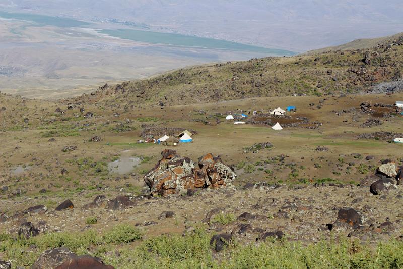 turkey0573.JPG - On the way down from the Ararat summit