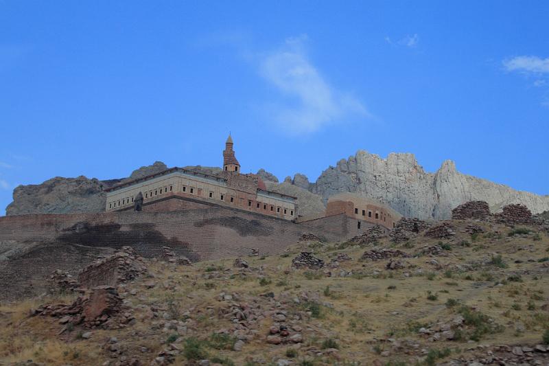 turkey0212.JPG - Ishak Pasha Palace in Dogubayazet