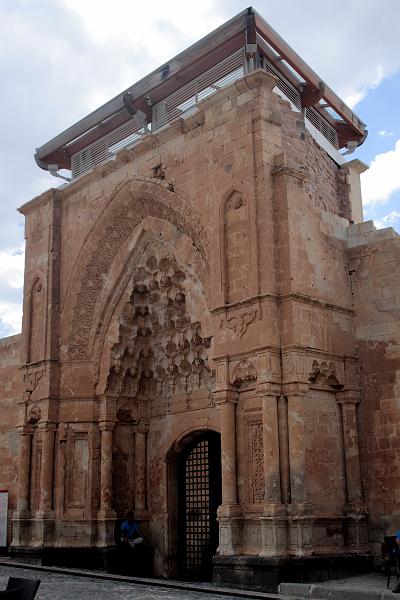 turkey0215.JPG - Ishak Pasha Palace in Dogubayazet