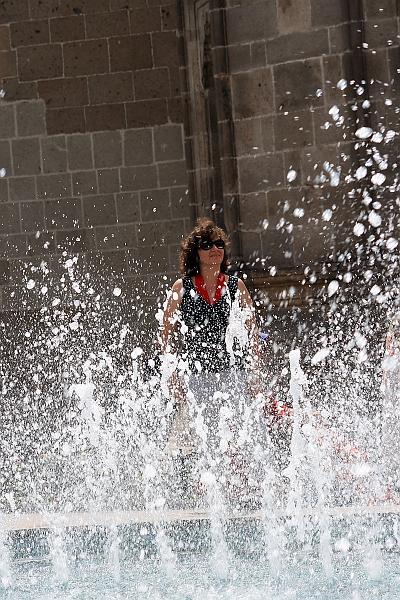 turkey0086.JPG - Fountains nearYakutiye Medrese in Erzurum