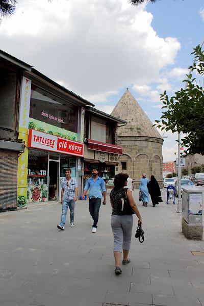 turkey0343.JPG - On a street of Erzurum