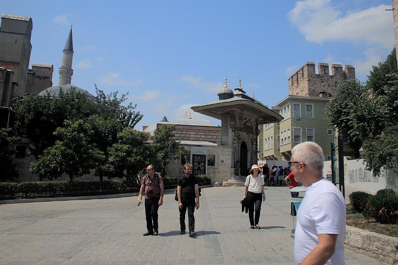 turkey0035.JPG - A street near Hagia Sophia