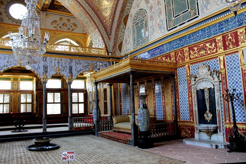 turkey0297.JPG - Harem in the Topkapi Palace