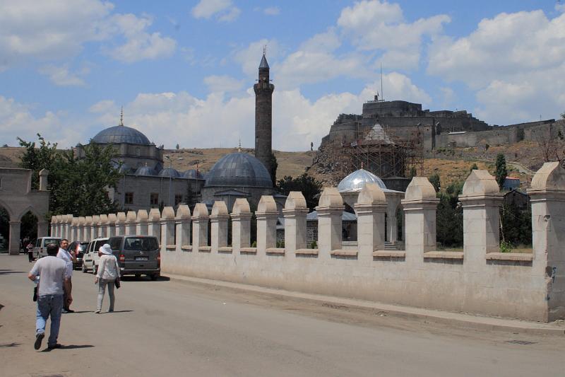 turkey0148.JPG - On the way to Kars Citadel
