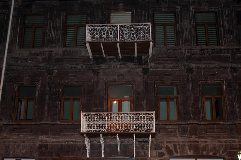 turkey0350.JPG - A house in Kars