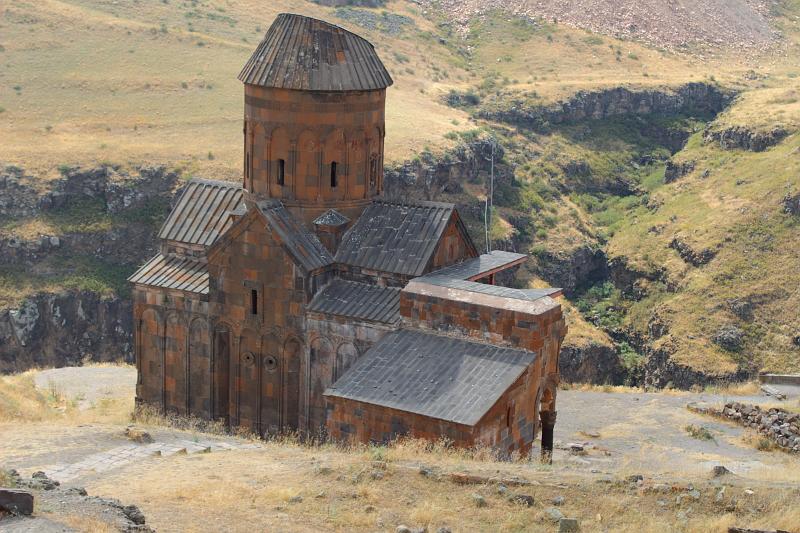 turkey0366.JPG - Monuments at Ani