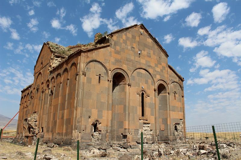 turkey0384.JPG - Monuments at Ani
