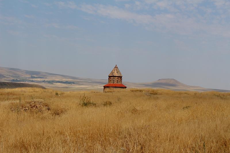turkey0388.JPG - Monuments at Ani