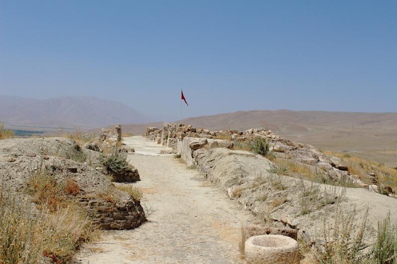 turkey0604.JPG - Ancient Urartian site of Cavustepe 