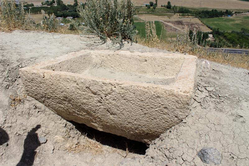 turkey0605.JPG - Ancient Urartian site of Cavustepe 