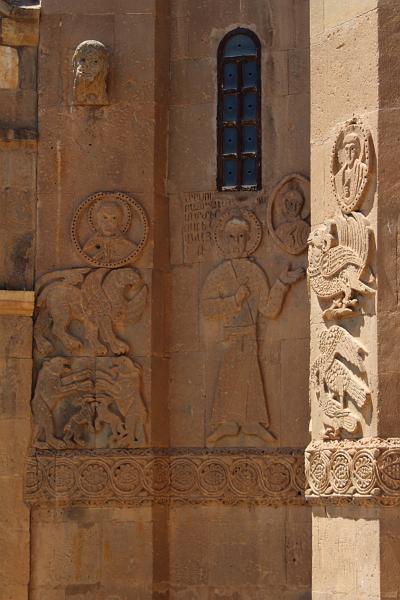 turkey0628.JPG - Church of the Holy Cross on Akdamar Island