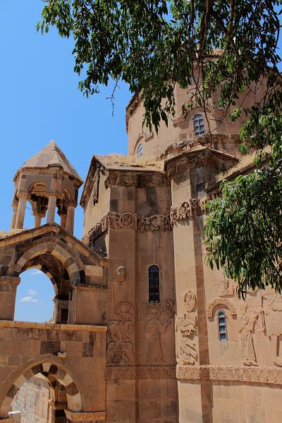 turkey0630.JPG - Church of the Holy Cross on Akdamar Island