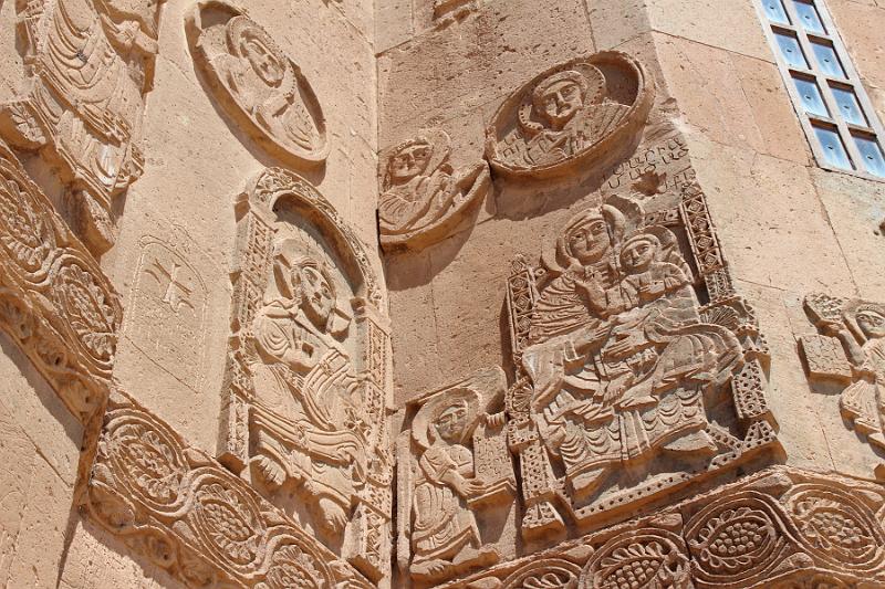 turkey0637.JPG - Church of the Holy Cross on Akdamar Island