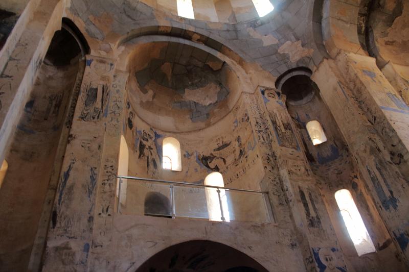 turkey0640.JPG - Church of the Holy Cross on Akdamar Island