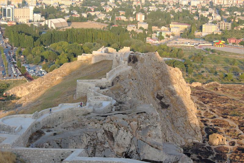 turkey0671.JPG - The Fortress of Van
