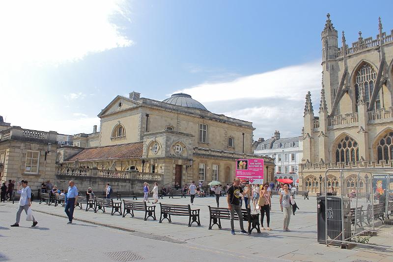 england036.JPG - Bath Abbey Square