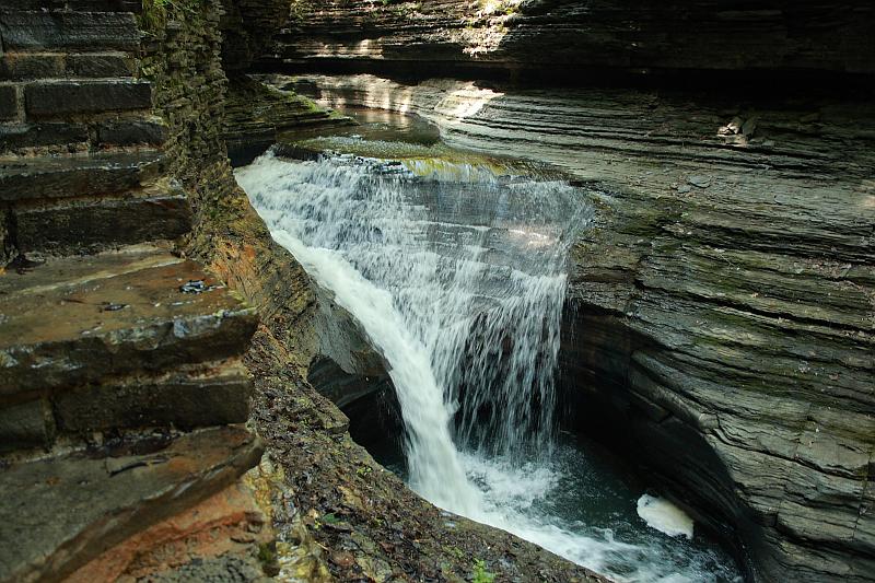 fing3538.JPG - Watkins Glen State Park