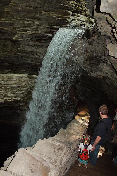 fing3541.JPG - Watkins Glen State Park