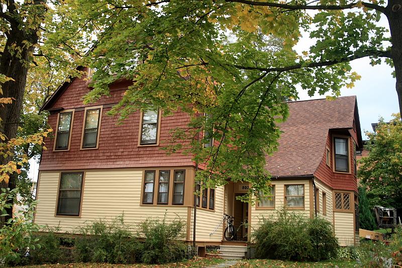 fing4155.JPG - Nabokov's House in Ithaca - E. Seneca 802